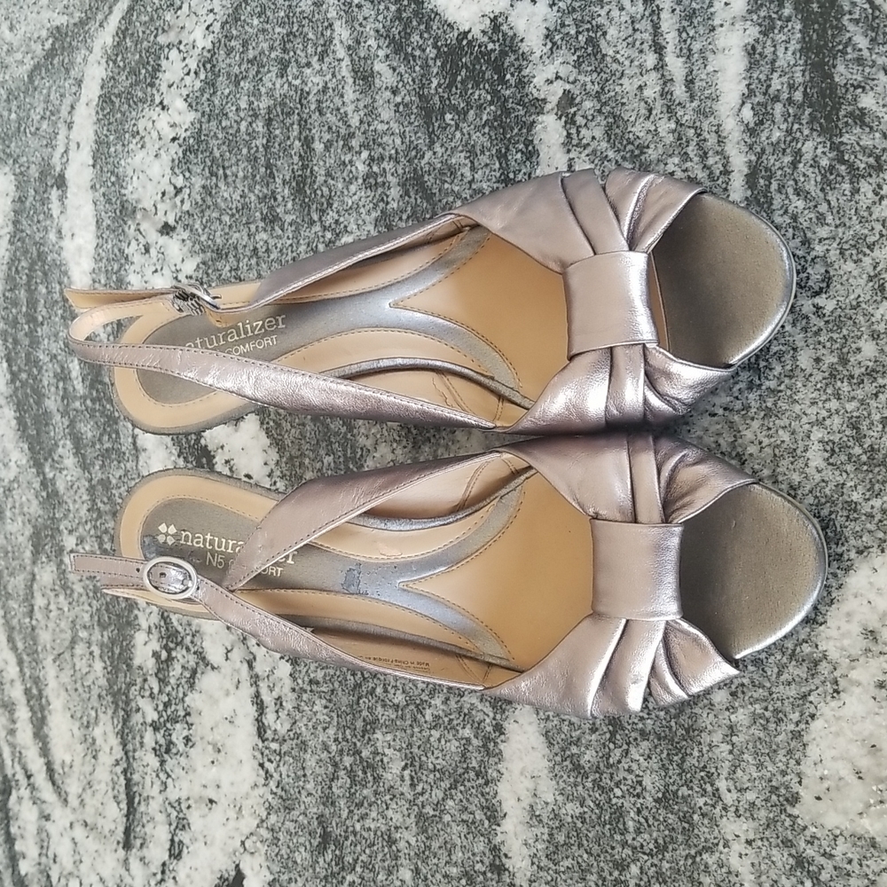 (9W) Naturalizer Metallic Silver Comfort Heels Formal Date Nighy Prom Office
